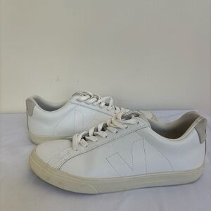 Veja Esplar Leather Logo sneakers size 7 Women’s